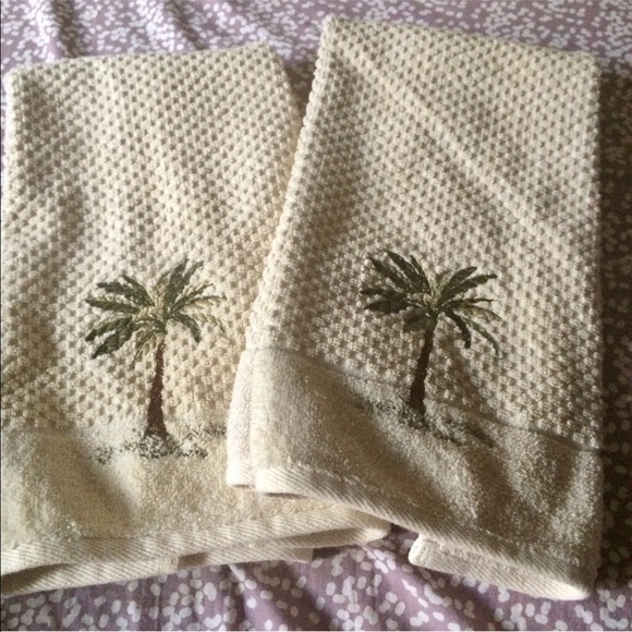2 Tropical Flamingo w cocktail and Palm Tree Embroidered Tea Guest Towel NWT